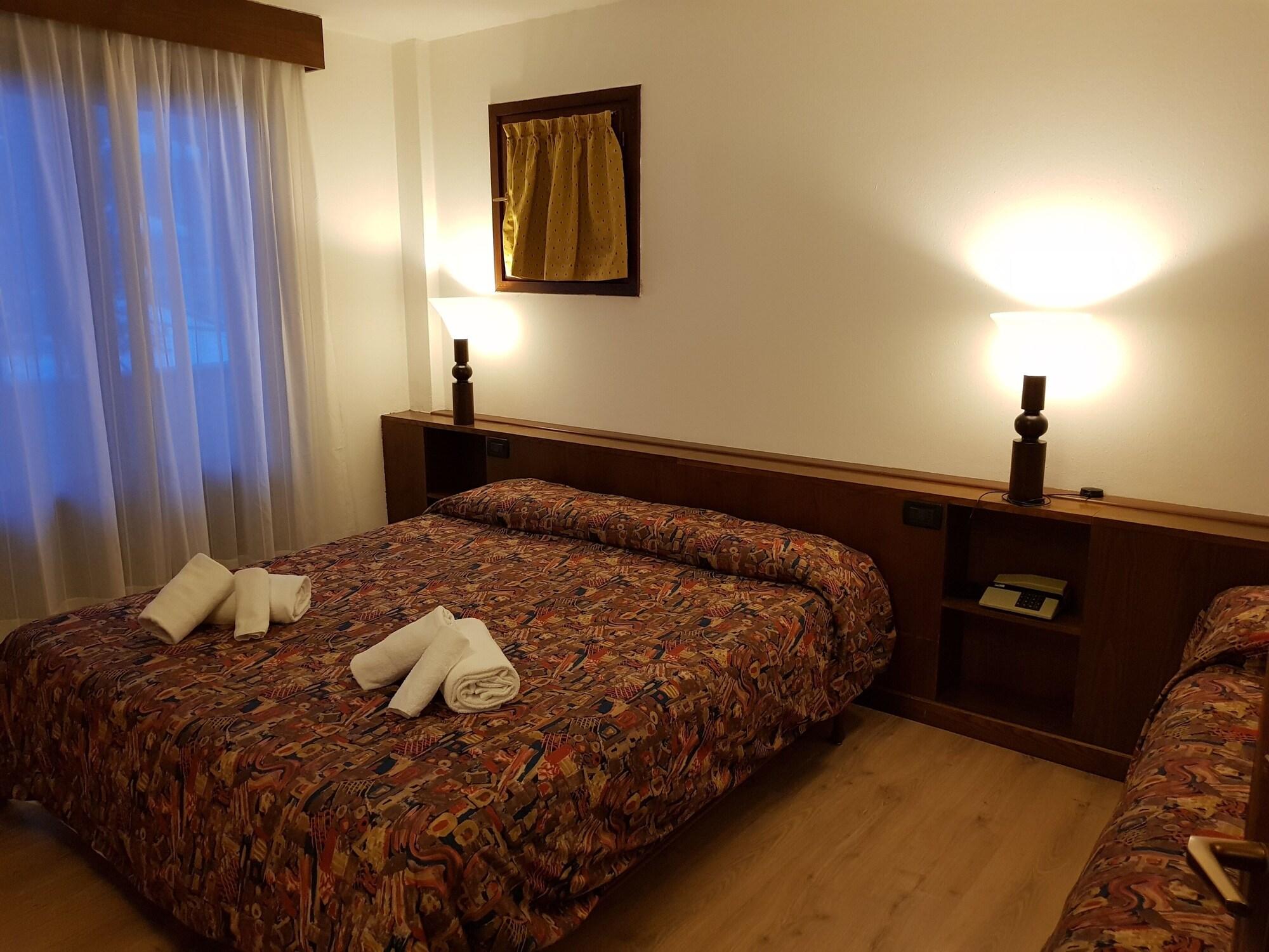 Hotel Alle Tre Baite ซานตา กาเตรีนา วัลฟูร์วา ภายนอก รูปภาพ
